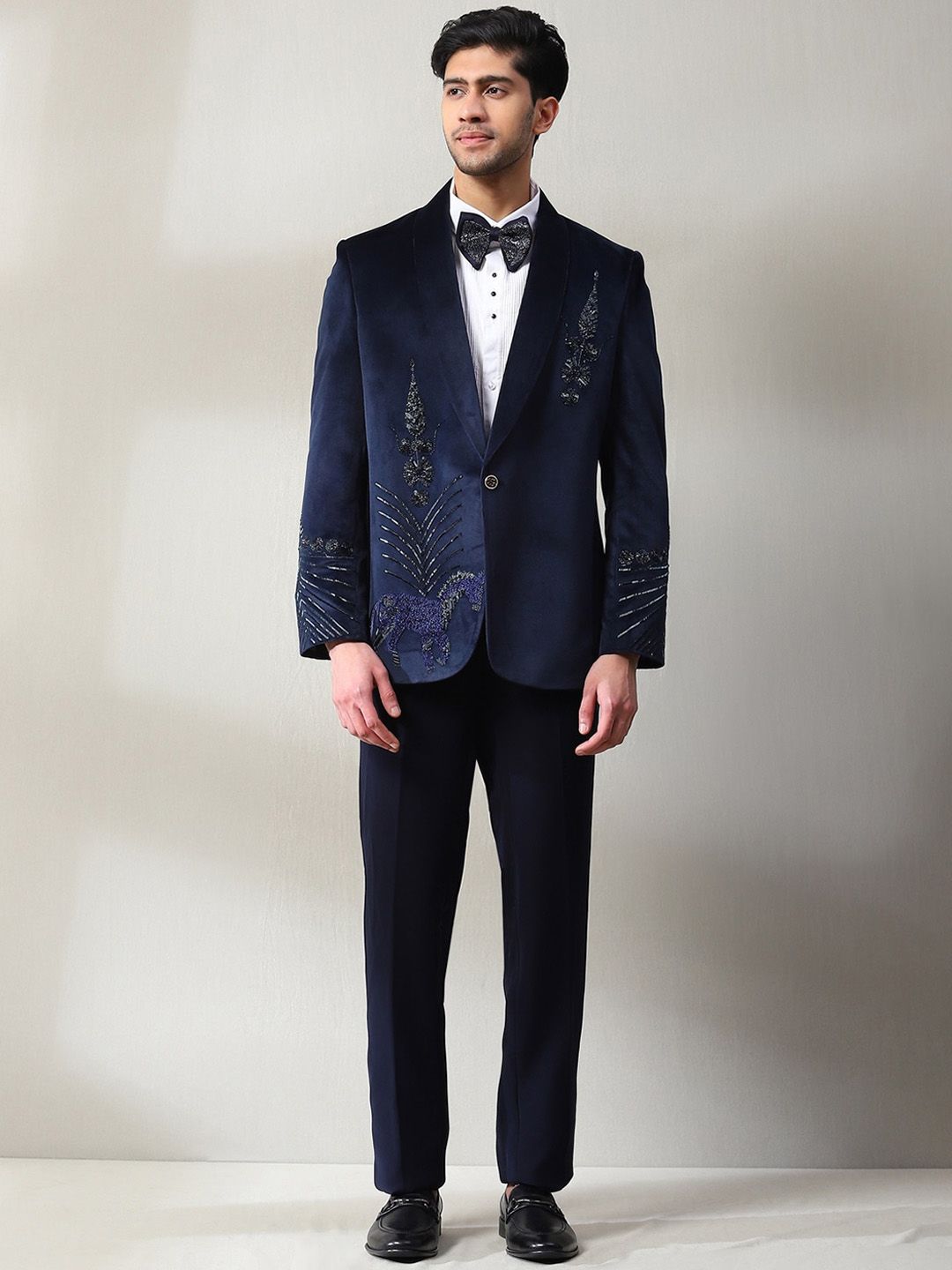 Soniya g Single-Breasted Notched Lapel Velvet Silk Four-Piece Suit-picture-22