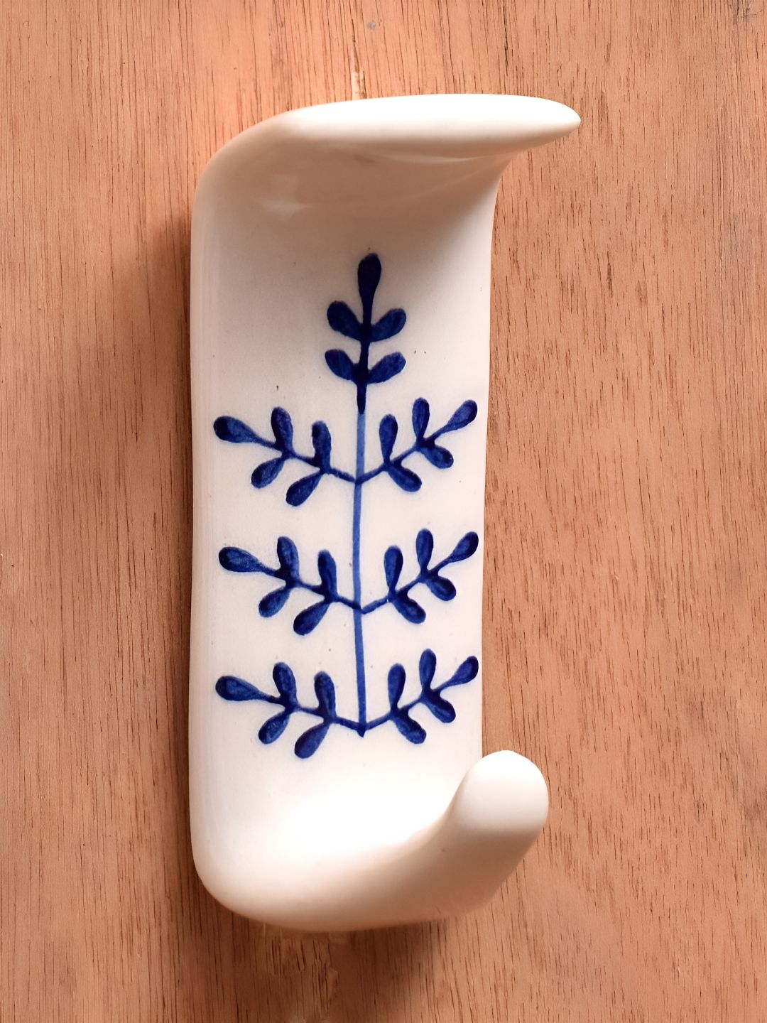 Indianshelf Blue & White Floral Printed Wall Key Holder-image-25