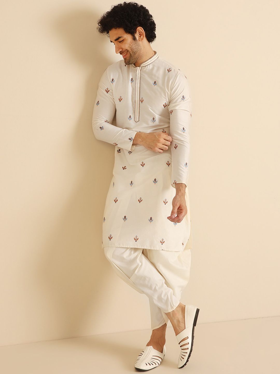 KISAH Ethnic Motifs Embroidered Regular Thread Work Straight Kurta With Dhoti Pants