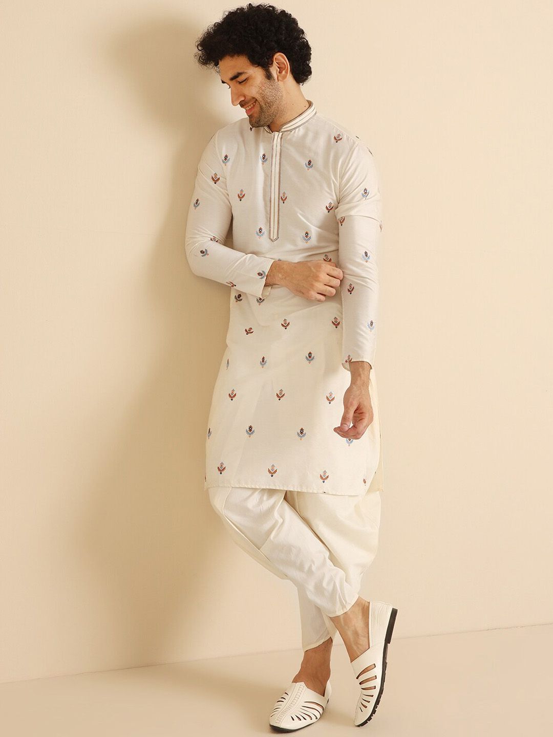 KISAH Ethnic Motifs Embroidered Kurta-picture-29
