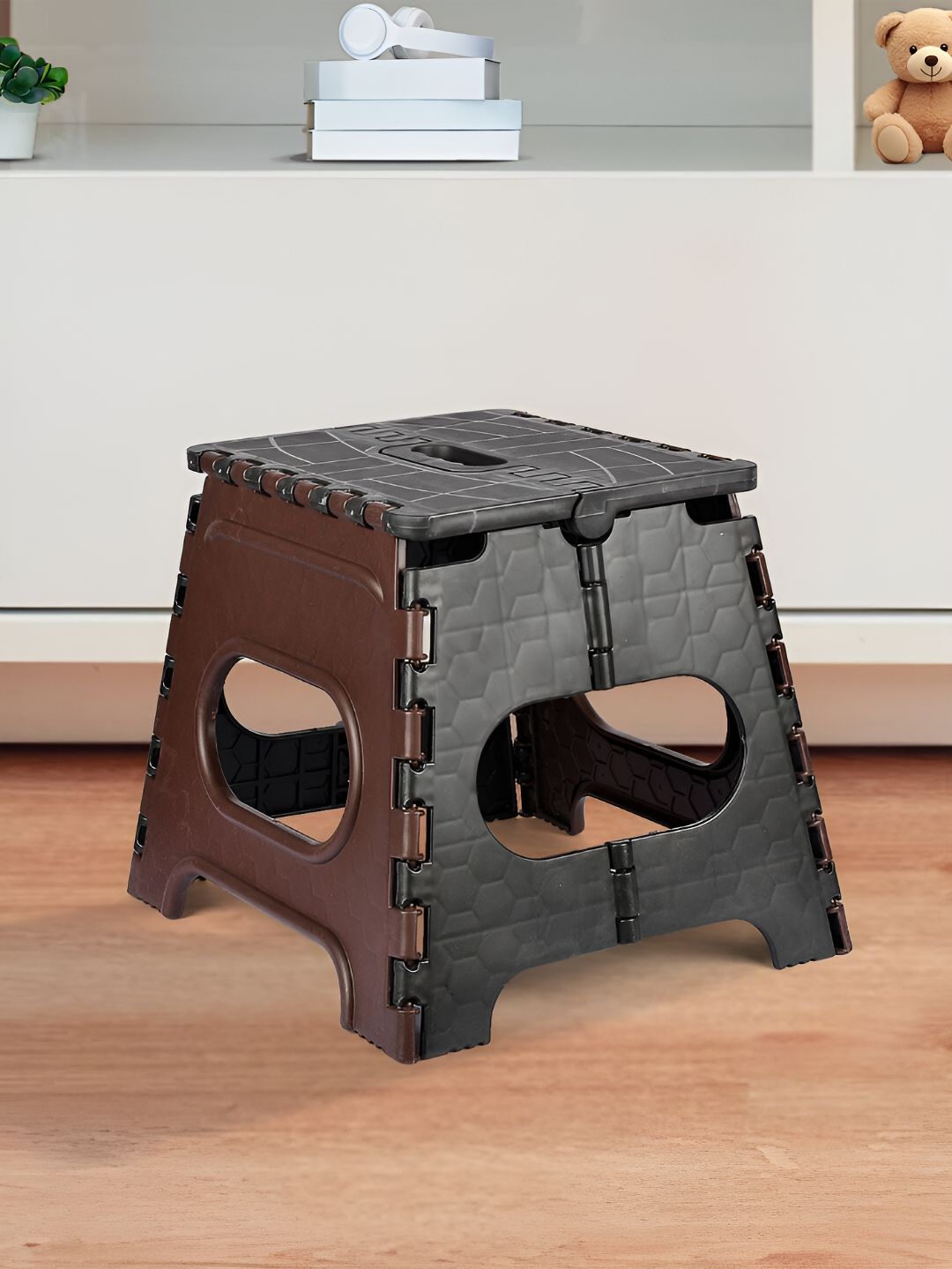 Kuber Industries Brown & Black Collapsible Outdoor Stool