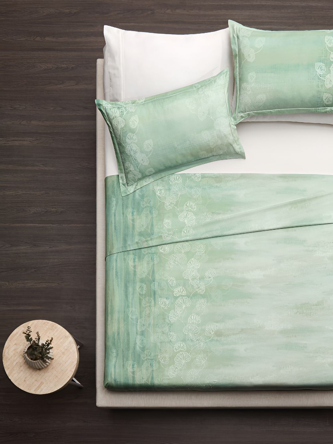 DDecor Green & White Floral Cotton 180 TC King Bedsheet With 2 Pillow Covers-picture-49
