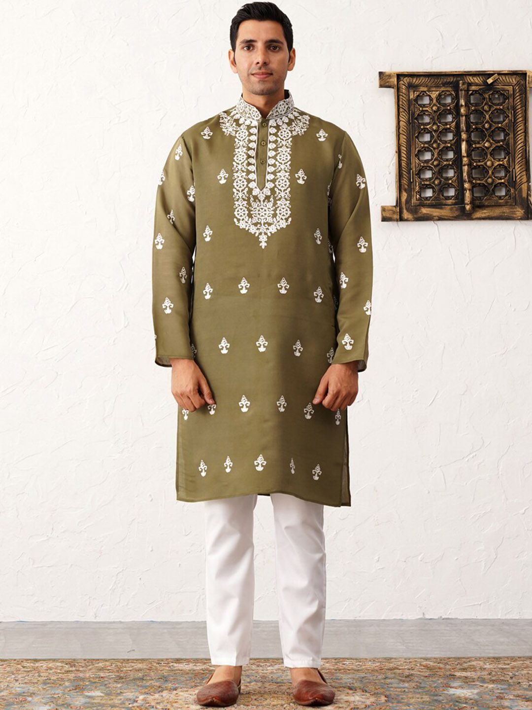 Jompers Floral Embroidered Mandarin Collar Chikankari Straight Kurta with Pyjamas-picture-34
