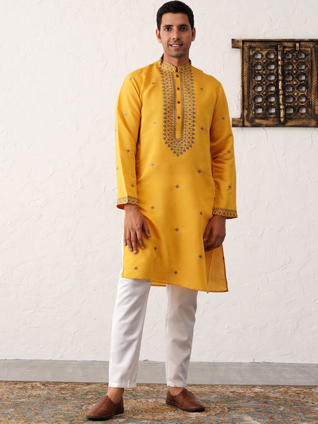 Jompers Mandarin Collar Floral Embroidered Regular Sequinned Straight Kurta with Pyjamas-picture-12