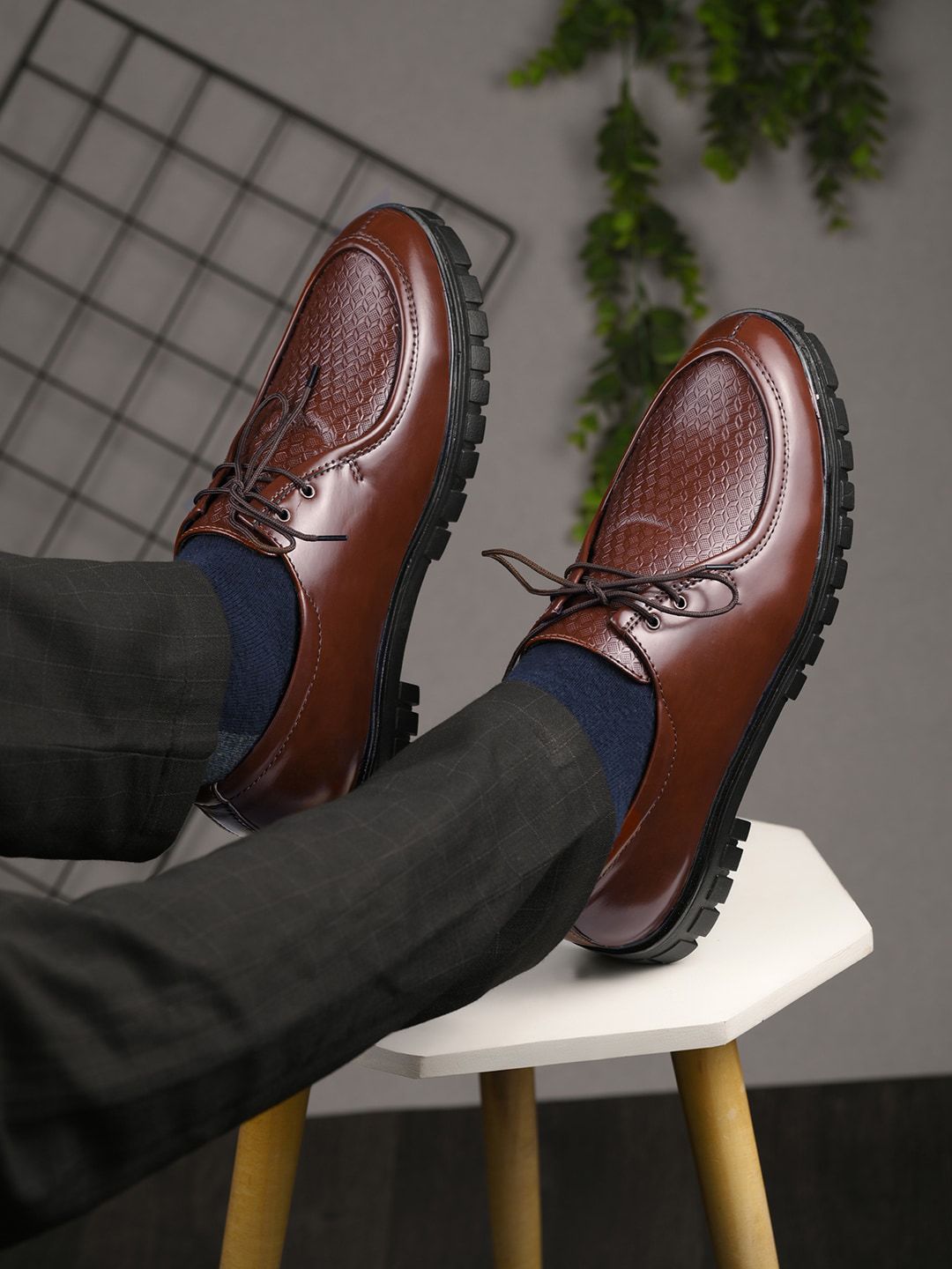 HERE&NOW Men Brown Textured Patent Leather Lace-Up Formal Derbys-picture-23