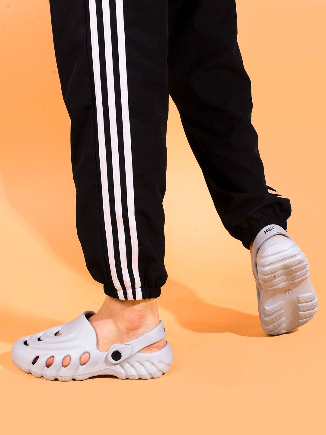 HRX by Hrithik Roshan Men Grey Self Design Clogs-picture-29