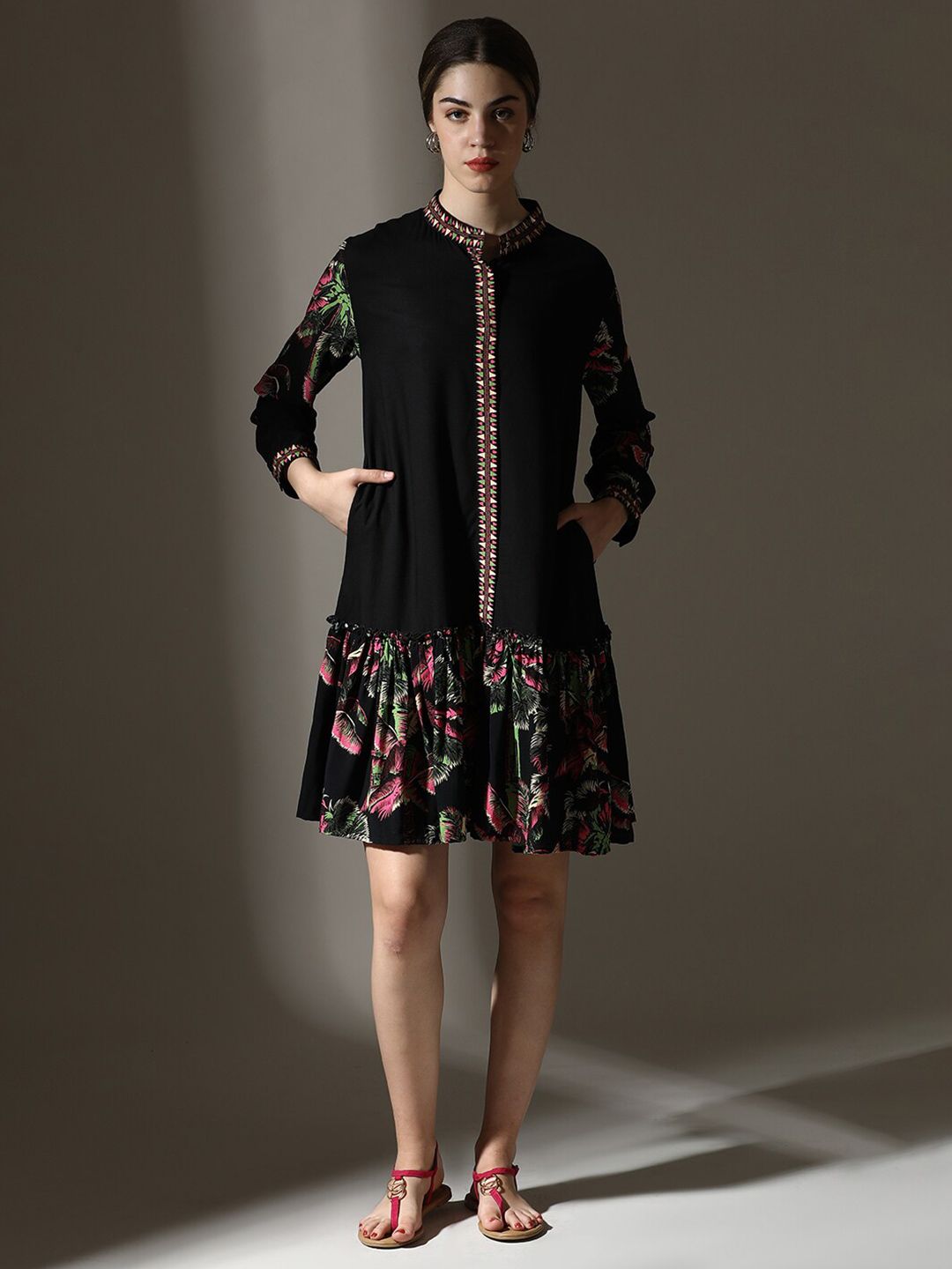 Dora Dori 
Floral Digital Printed Mandarin Collar Cuffed Sleeves Dress-image-26