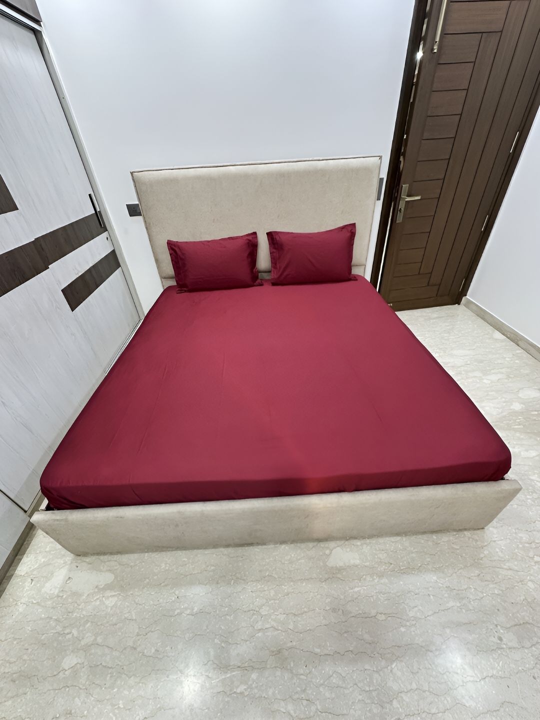 STUDIOHMK Maroon Cotton 300 TC King Bedsheet With 2 Pillow Covers-image-17
