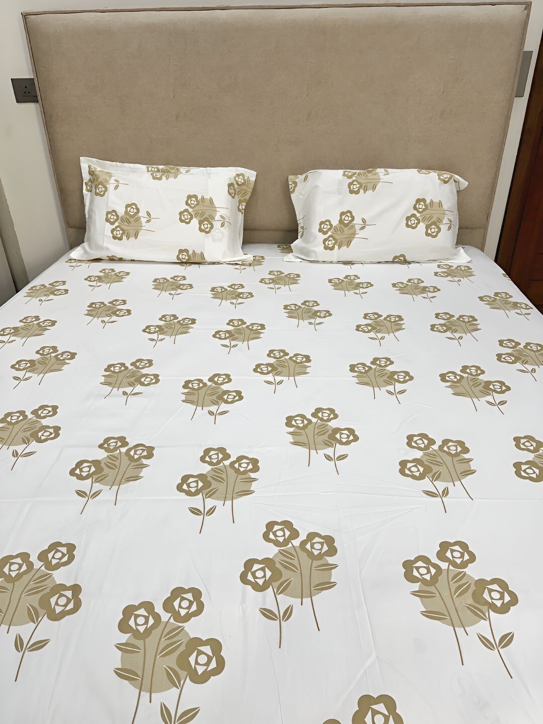 STUDIOHMK White & Beige Floral Printed Cotton 300 TC King Bedsheet With 2 Pillow Covers-image-38