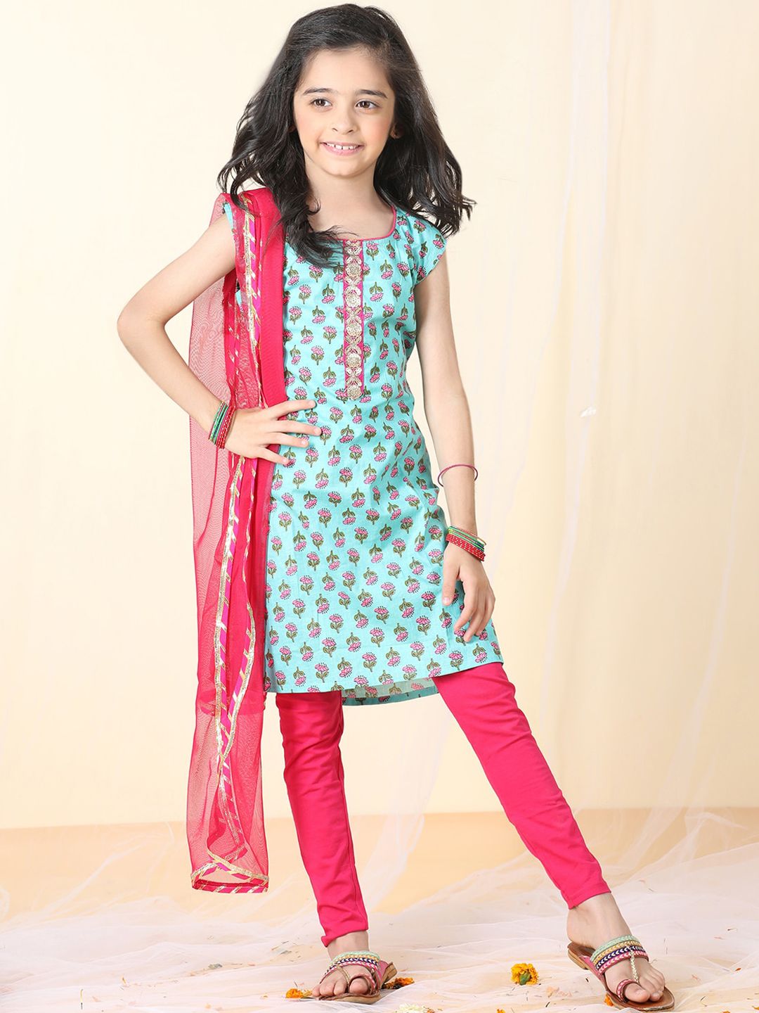 here&now x kinder kids Kinder Kids Girls Ethnic Motifs Printed Pure Cotton Straight Kurta With Leggings & Dupatta-picture-34