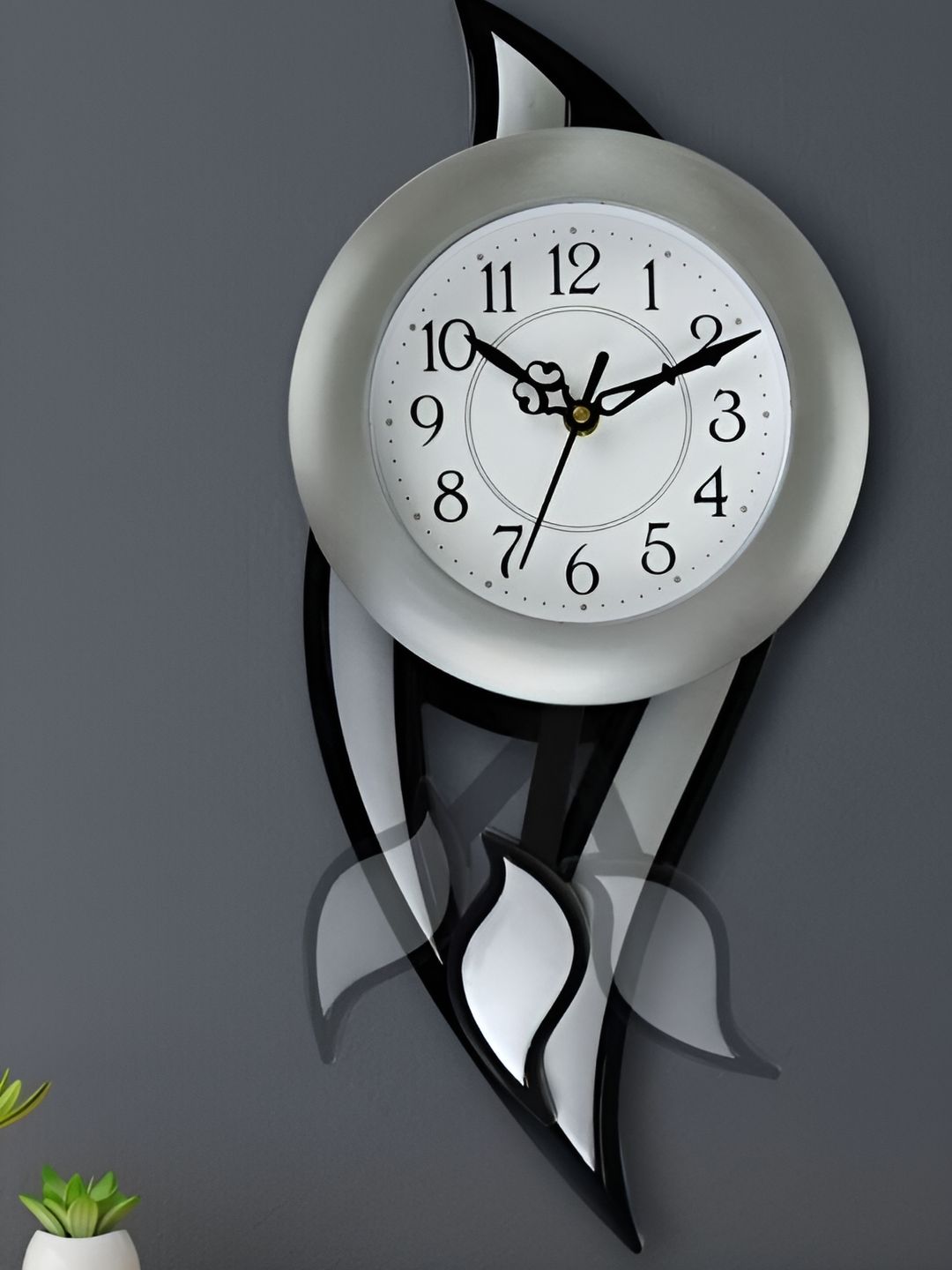 Attractionz Black Vintage Round Shaped Wall Clock-picture-27