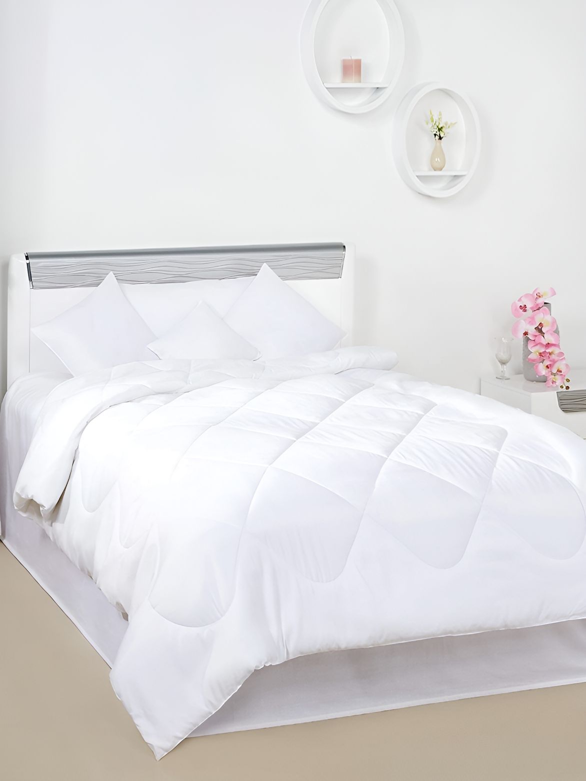 RRC White AC Room 210 GSM Double Bed Comforter-image-11