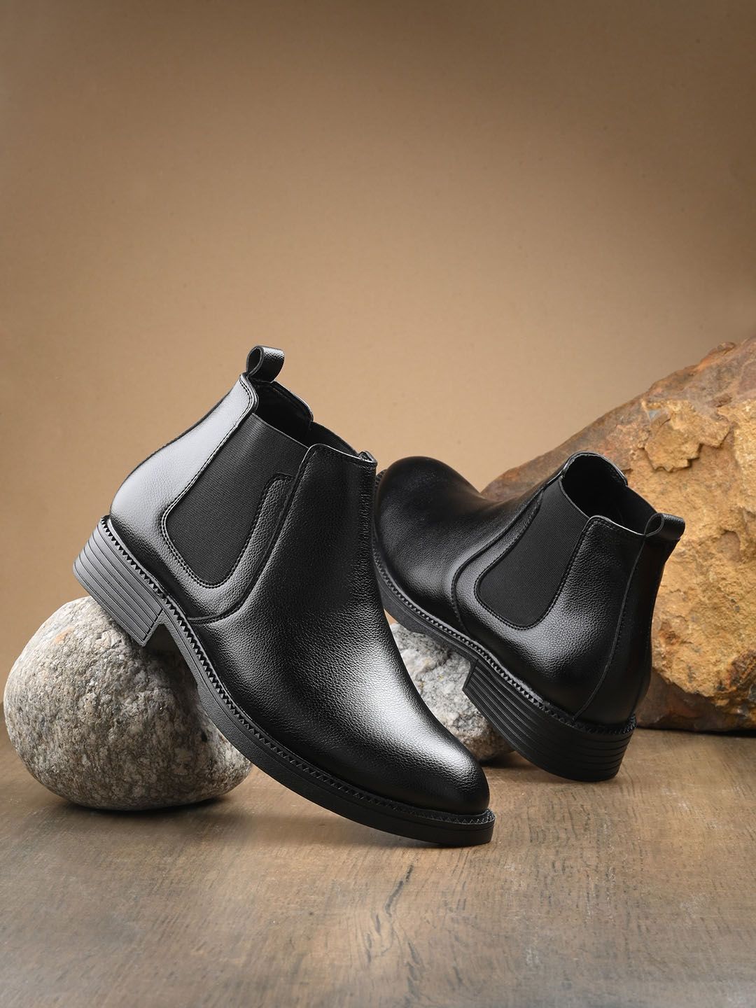 The Roadster Lifestyle Co. Men Black Mid Top Chelsea Boots