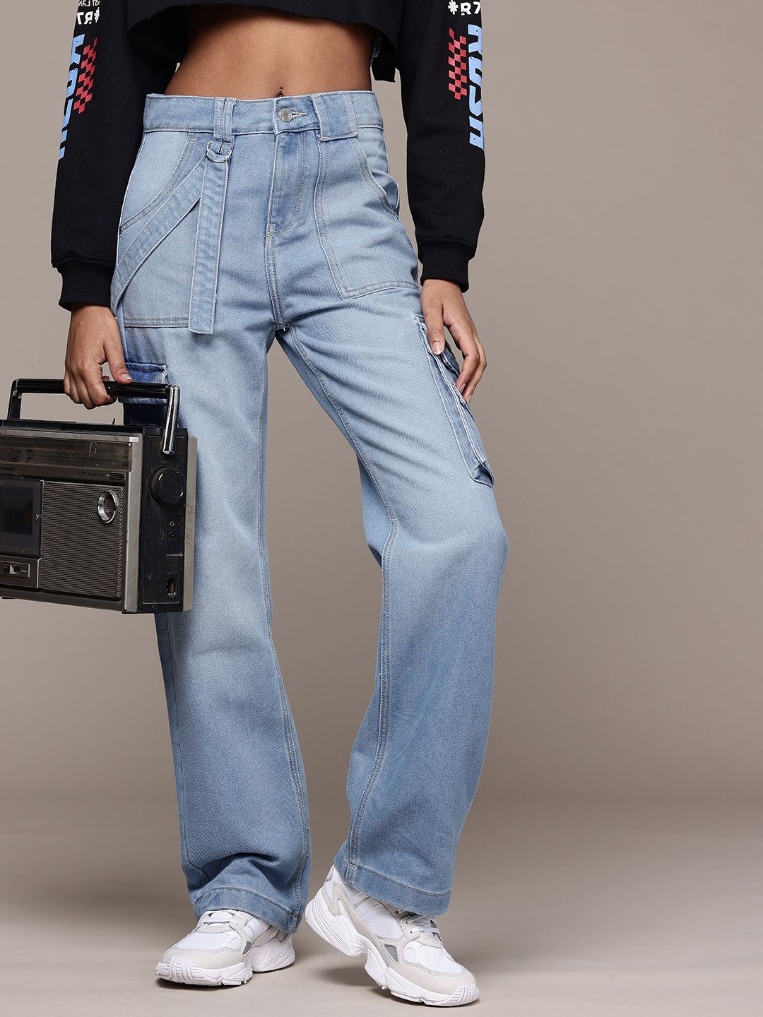 The Roadster Life Co. Women Relaxed Straight Fit High-Rise Light Fade Cargo Jeans-picture-21