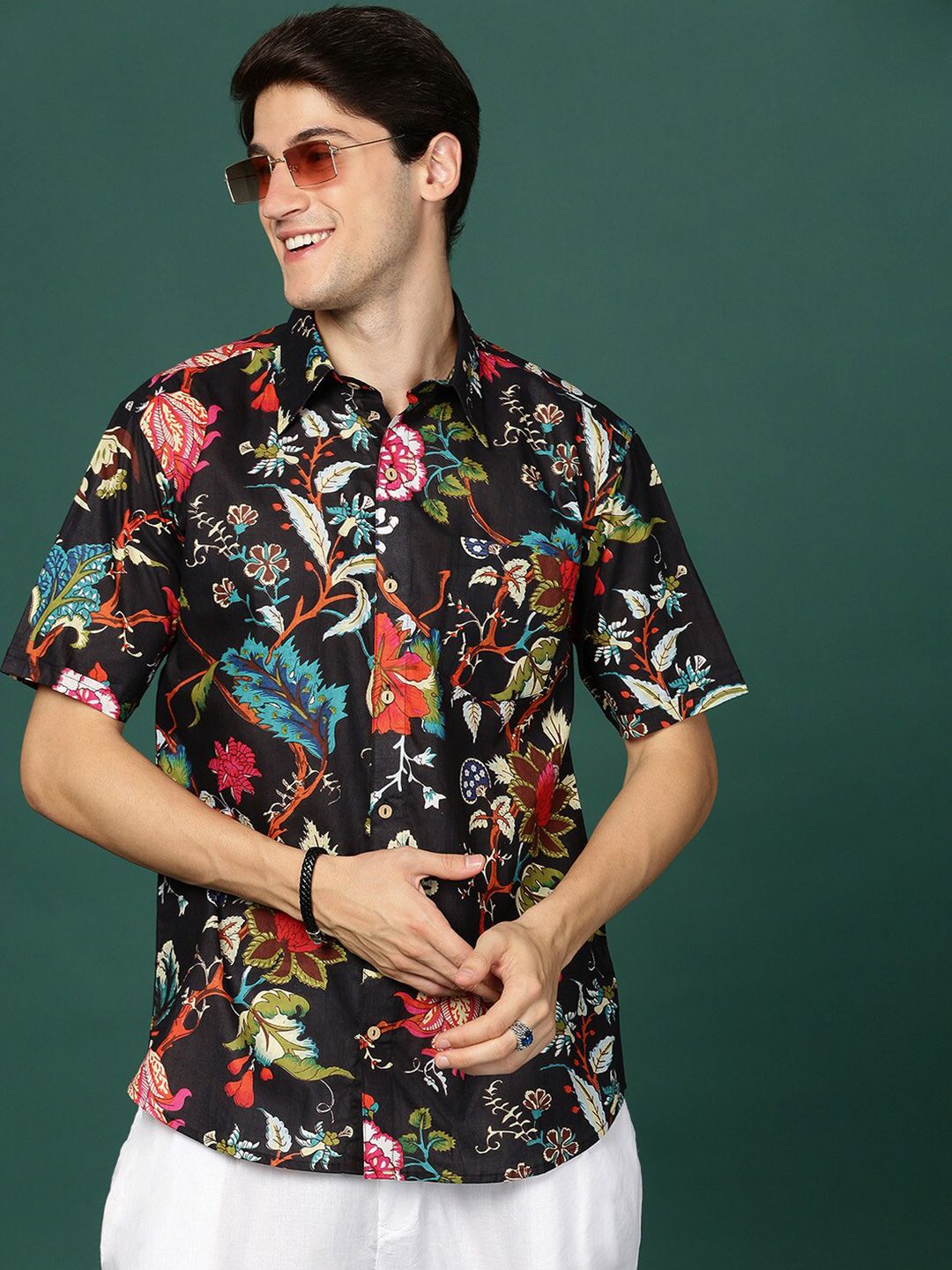 Sangria Modern Spread Collar Short Sleeves Printed Pure Cotton Shirts-picture-24