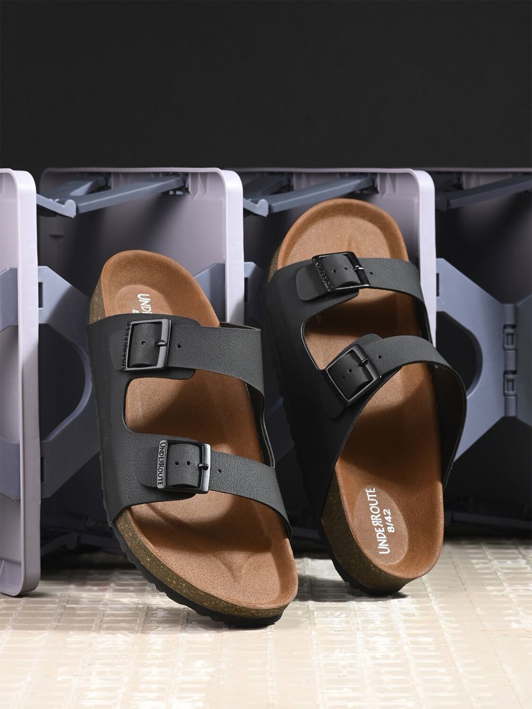 UNDERROUTE Men Comfort Sandals