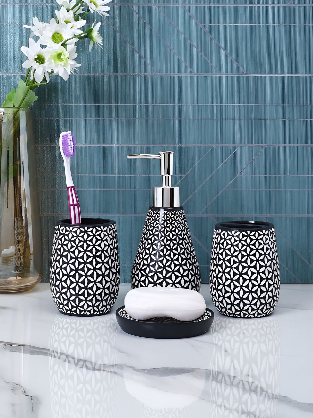 Aura Black & White 4 piece Floral Resin Bath Accessories Set-picture-22