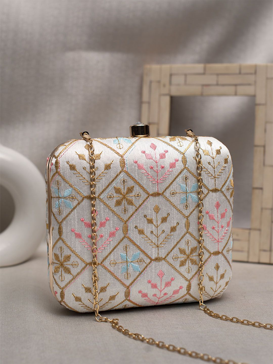 ARTKLIM Embroidered Box Clutch-picture-17