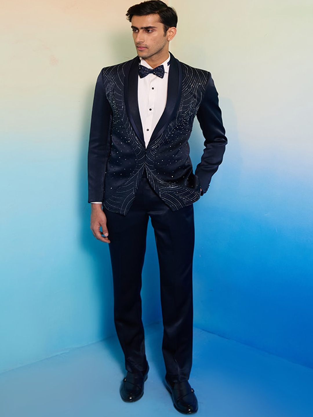 CONTRAST BY PARTH Men Embroidered Single-Breasted Four-Piece Formal Suit-picture-19