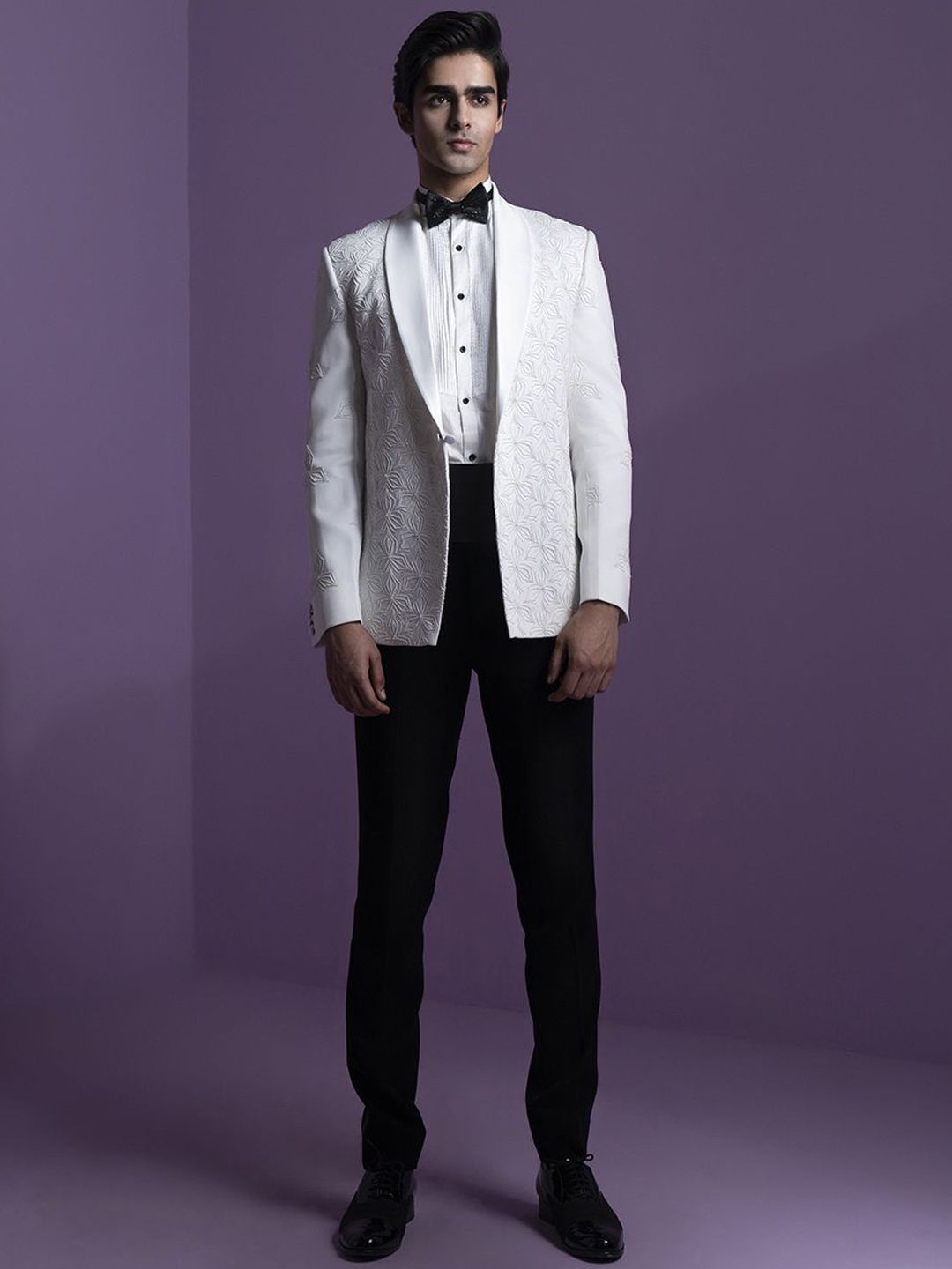 CONTRAST BY PARTH  Men Embroidered Tuxedo Five-Piece Formal Suit-picture-43