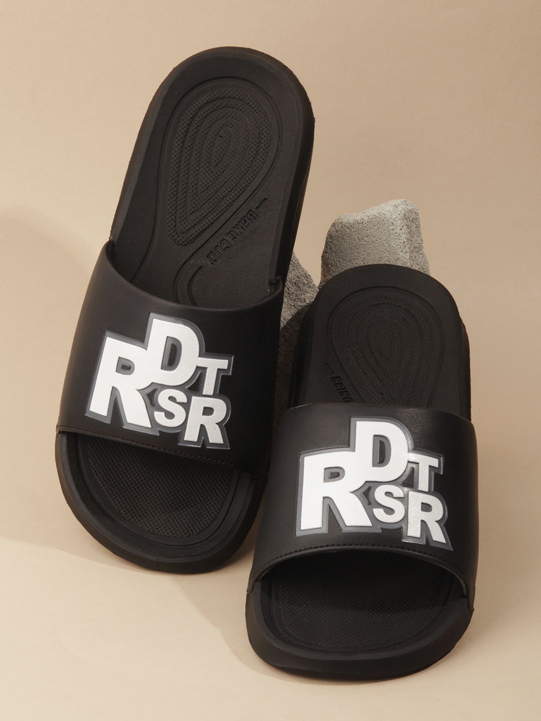 The Roadster Lifestyle Co. Men Black Printed Sliders-picture-15