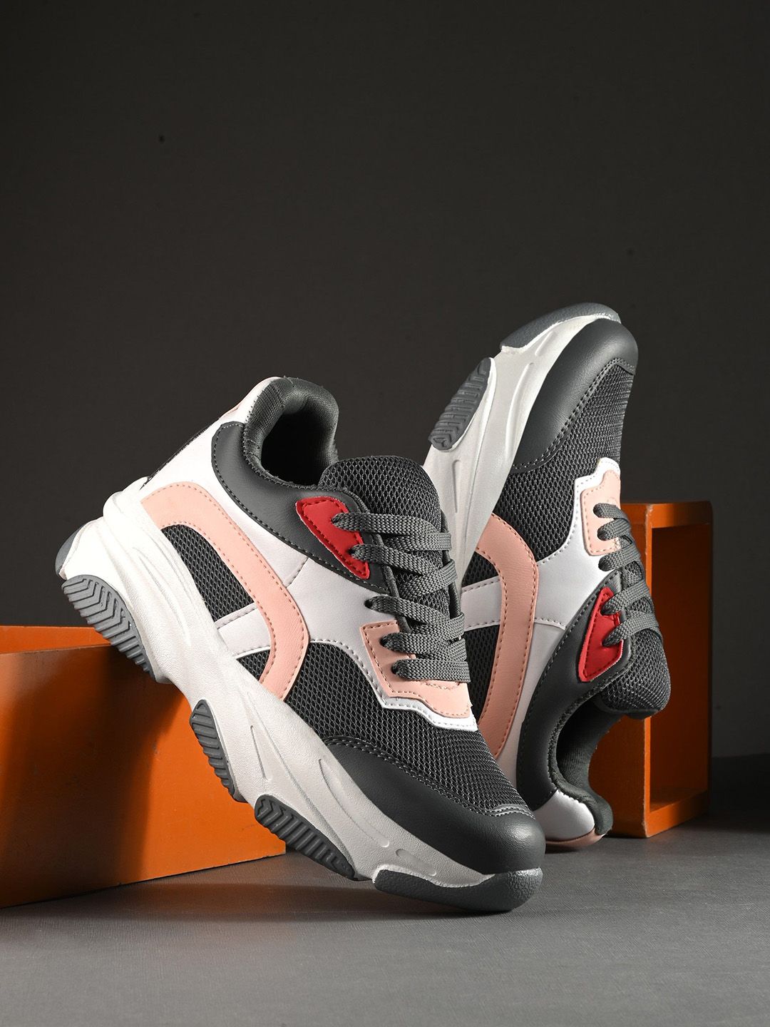 The Roadster Lifestyle Co. Women Grey Colourblocked Round Toe Lightweight Sneakers-image-3
