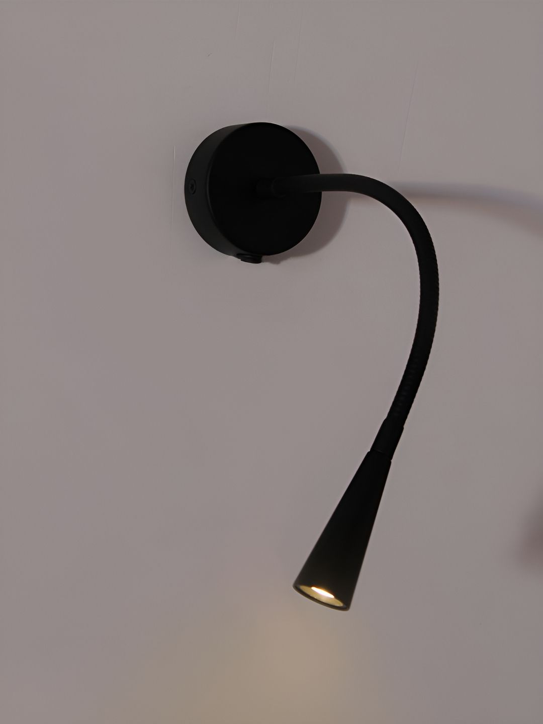 SHREE KALA HOME DECOR Black Abstract Shaped Wall Lamp-picture-29