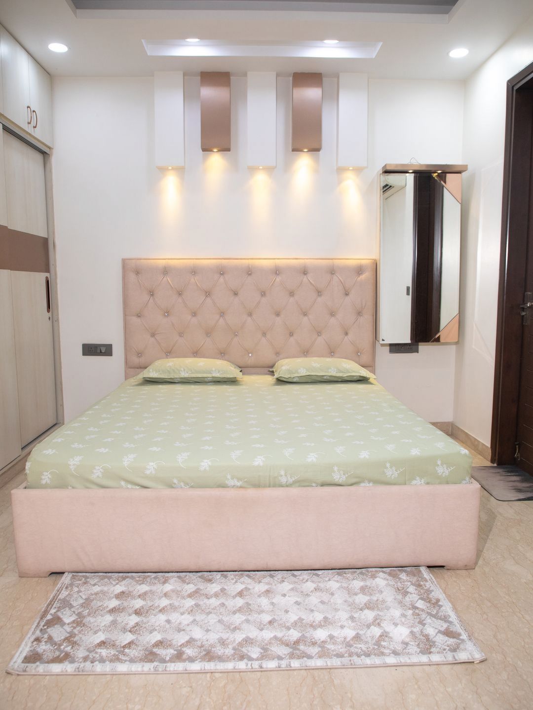 STUDIOHMK Lime Green & White Floral Cotton 180 TC King Bedsheet with 2 Pillow Covers-image-29