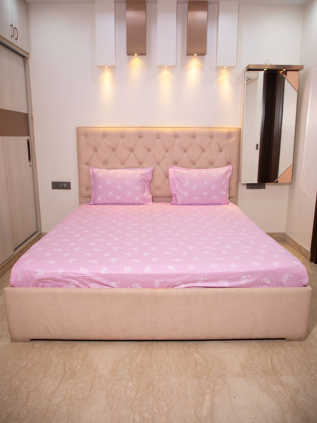 STUDIOHMK Pink Floral 180 TC King Cotton Bedsheet with 2 Pillow Covers-image-40