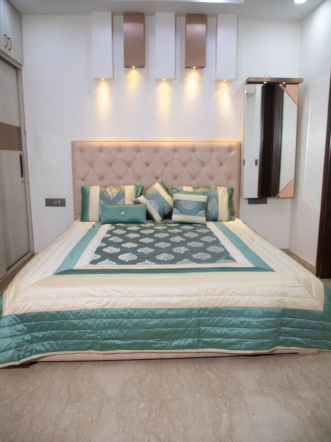 STUDIOHMK Green & Beige Self Designed 180 to 249 GSM Double King Bed Cover Set-image-41