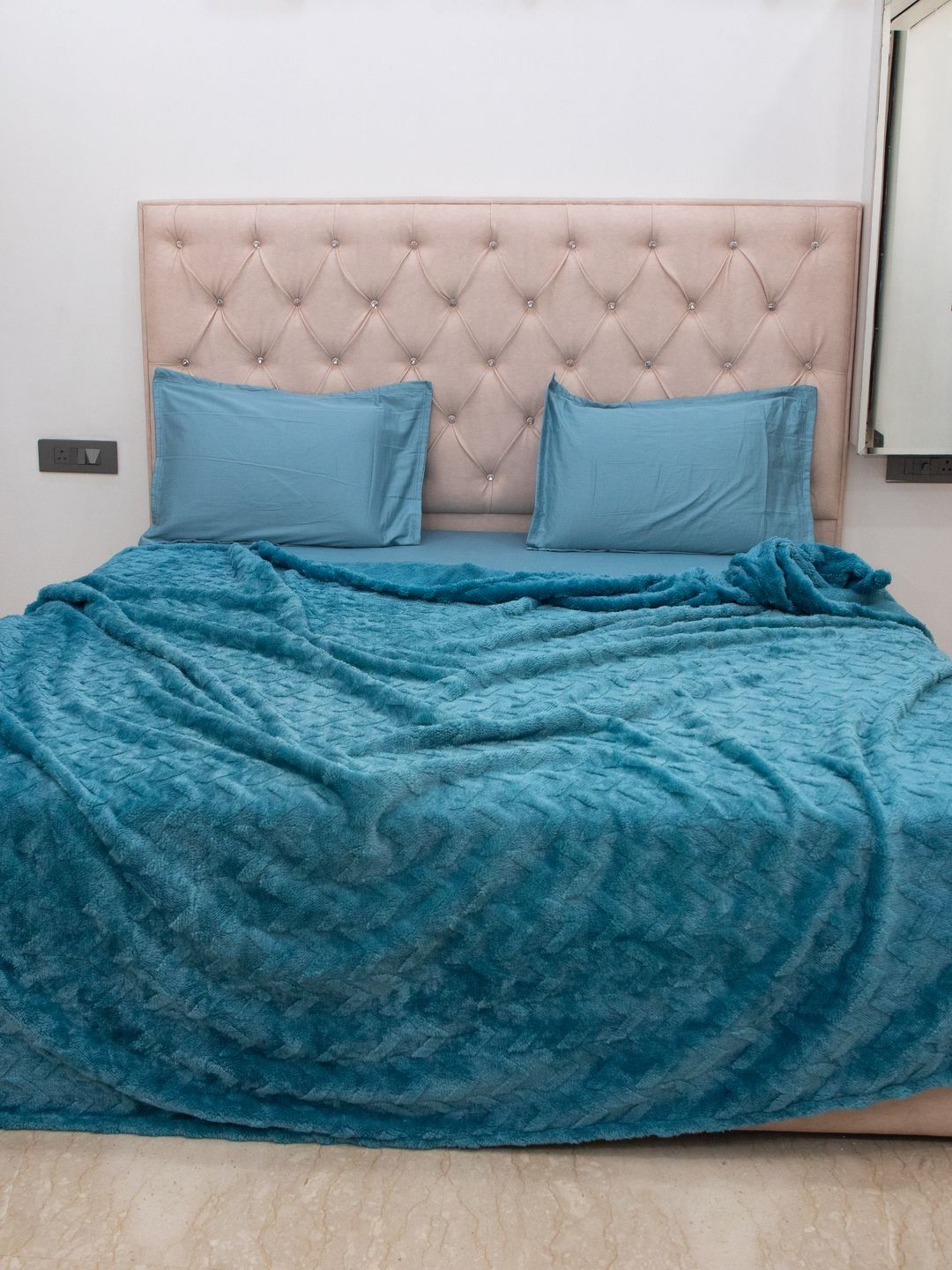 STUDIOHMK Teal AC Room 300 GSM Double Bed Comforter-image-47