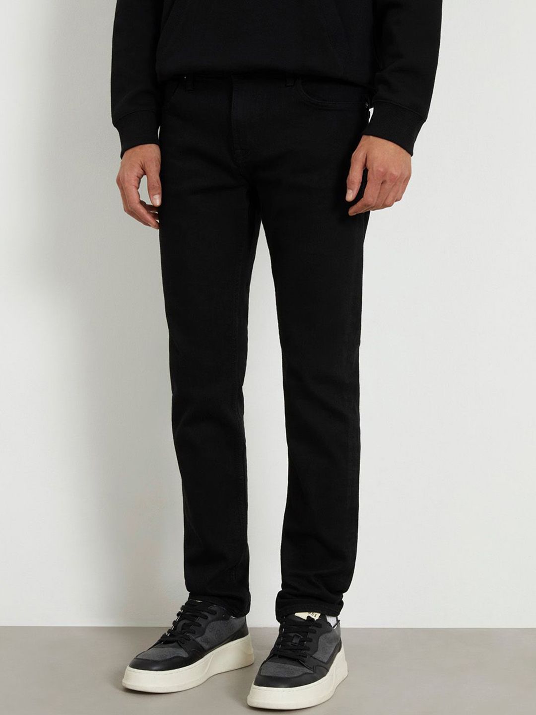 GUESS Men Slim Fit Mid-Rise Clean Look Cotton Jeans-picture-35