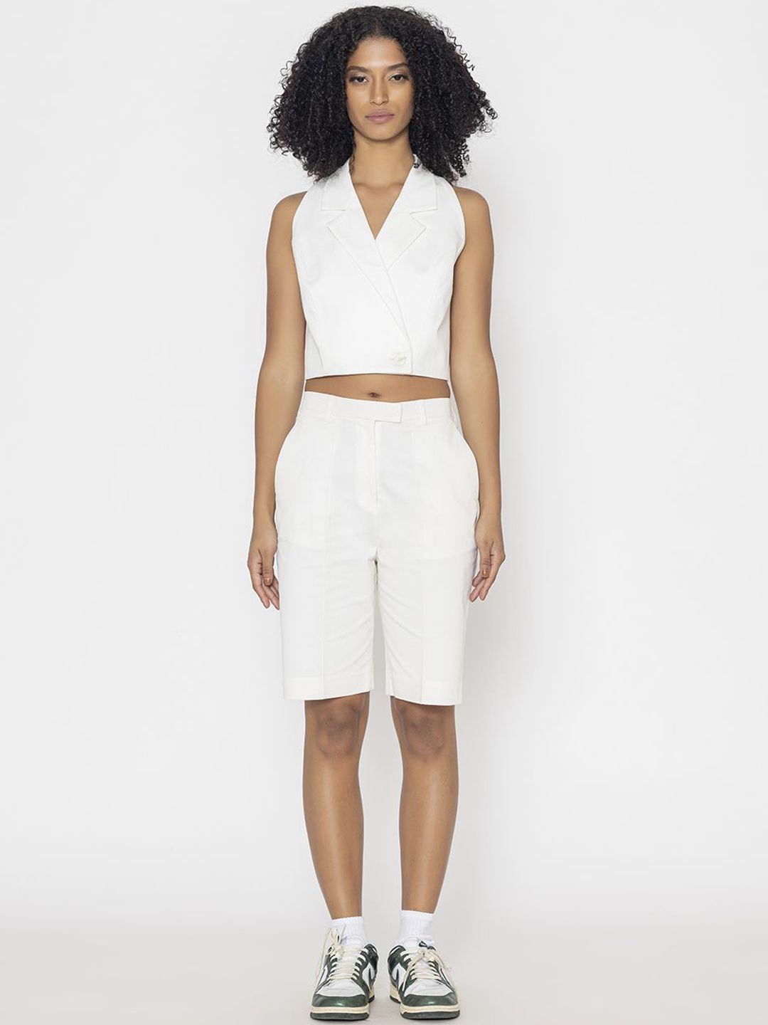 Contemponari Woven Design Double Breasted Sleeveless Waistcoat