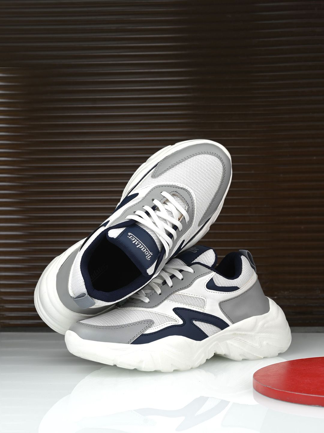 The Roadster Lifestyle Co. Men White Round Toe Comfort Insole Lightweight Sneakers-picture-22