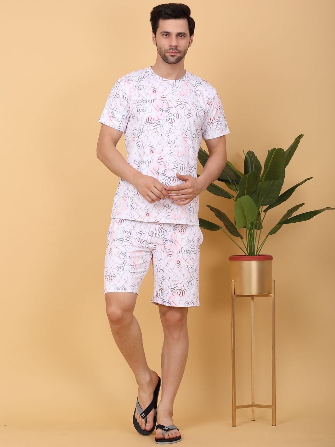 Sweet Dreams Men White & Pink Graphic Printed Round Neck T Shirt & Shorts-picture-25