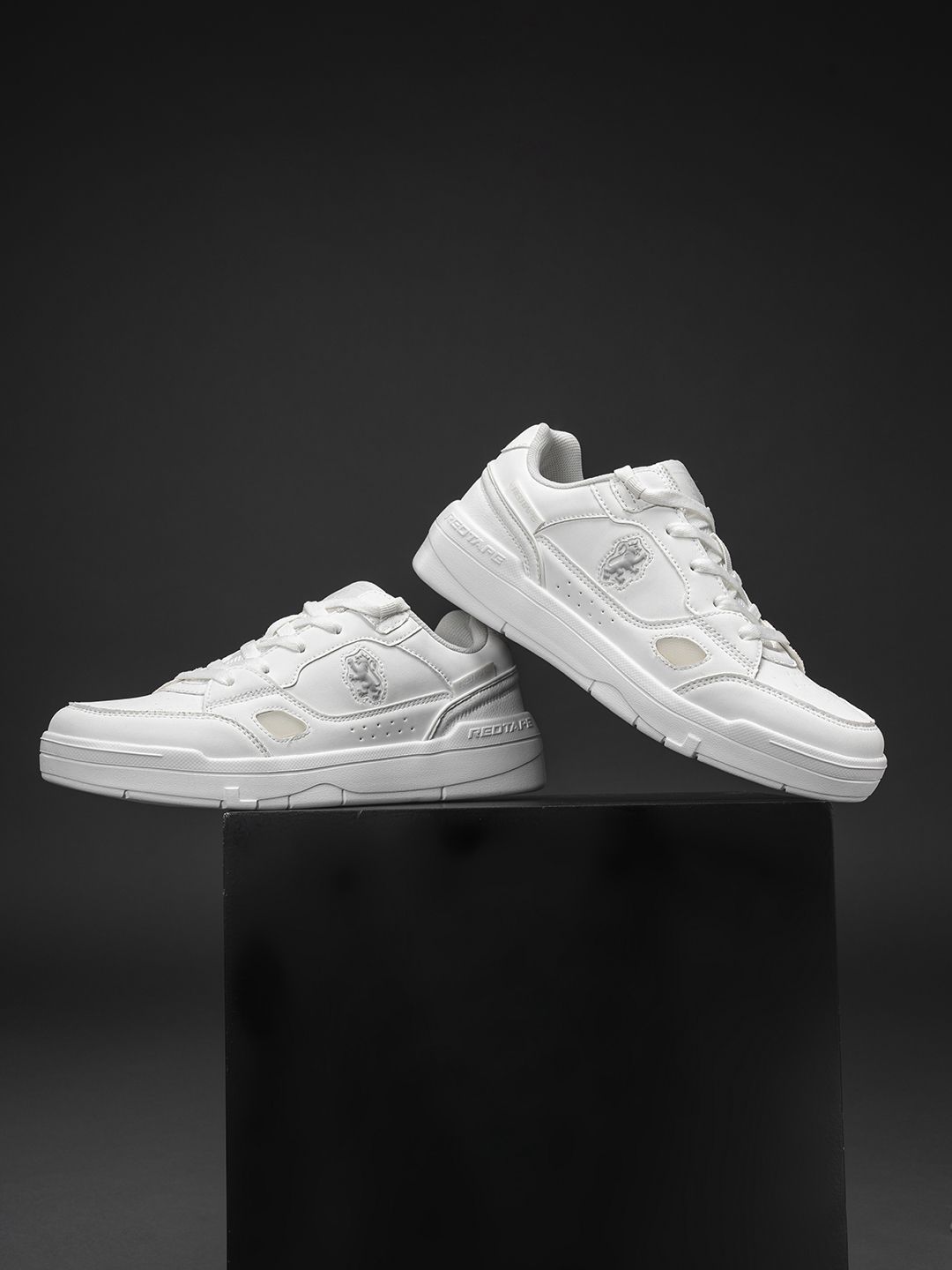 Red Tape Men Round Toe Memory Foam Sneakers