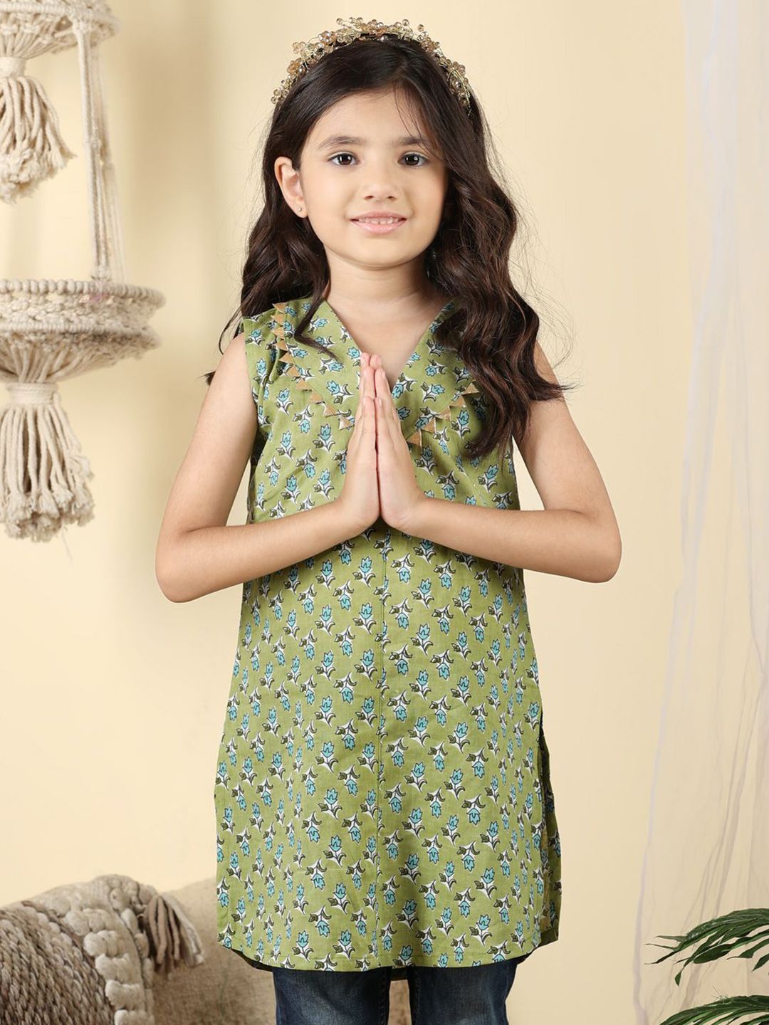 Sangria Girls Floral Printed Pure Cotton Straight Kurtis-picture-11