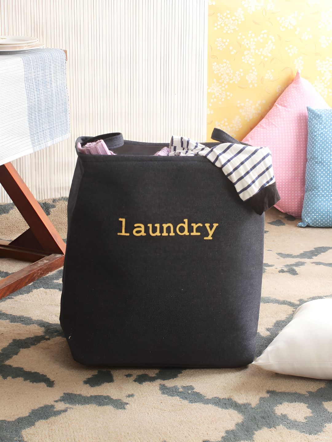 Aura Black Printed Foldable Laundry Bag-picture-18