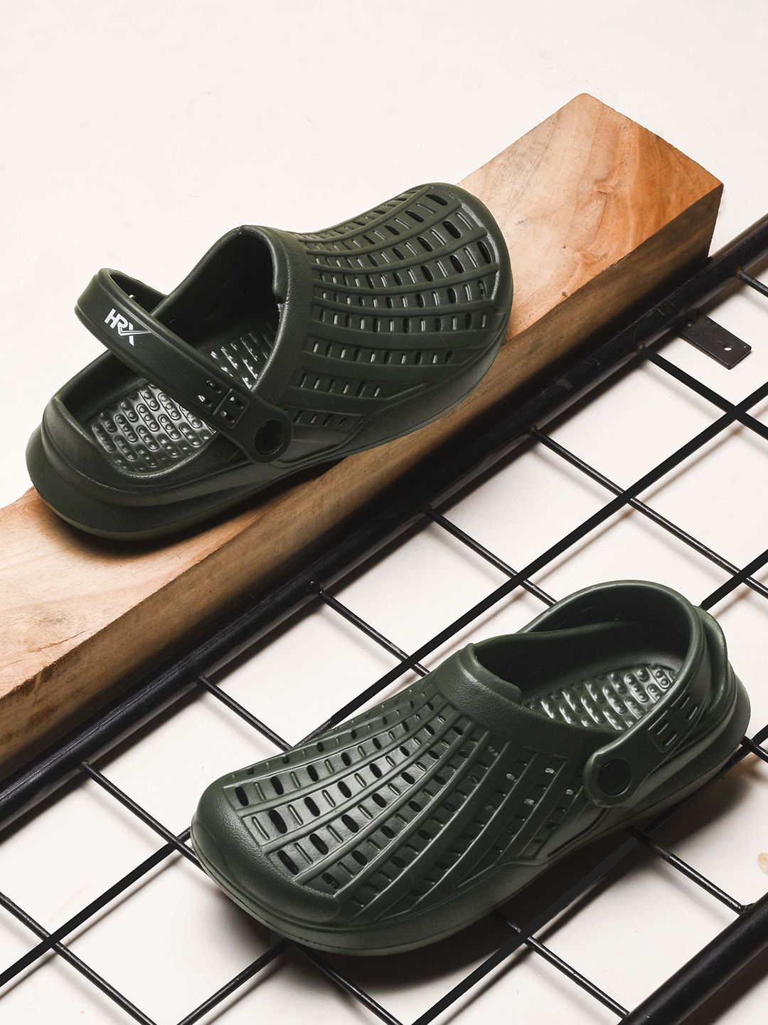 HRX by Hrithik Roshan Men Olive Green Rubber Clogs-picture-22