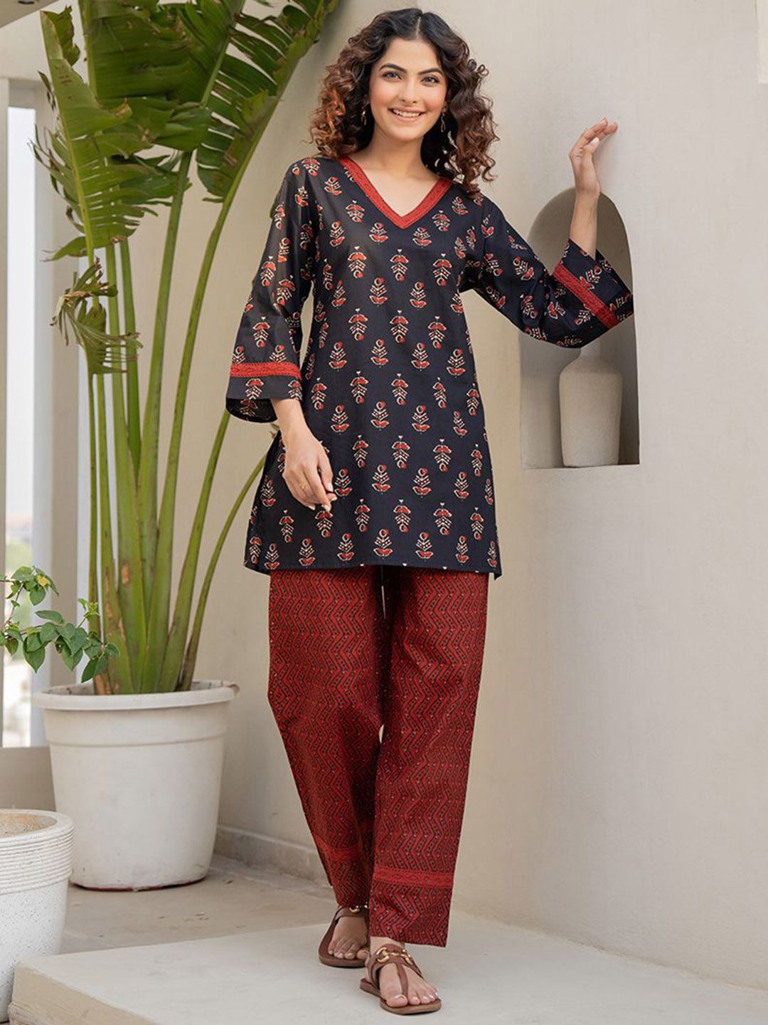 FEATHERS CLOSET Printed Pure Cotton V-Neck Lace Top With Trousers