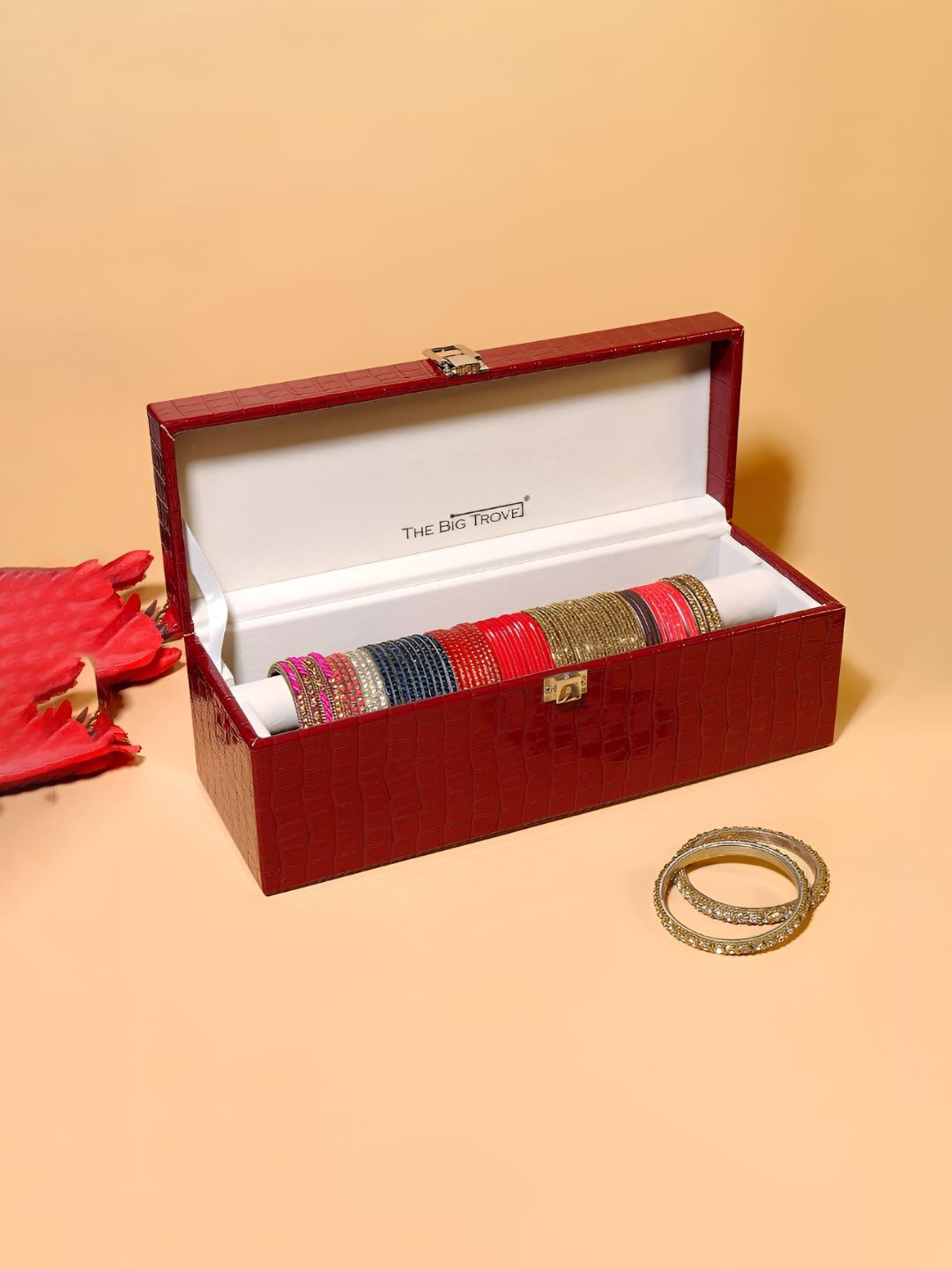 La Trove Maroon Premium Single Rod Bangle Box-image-4