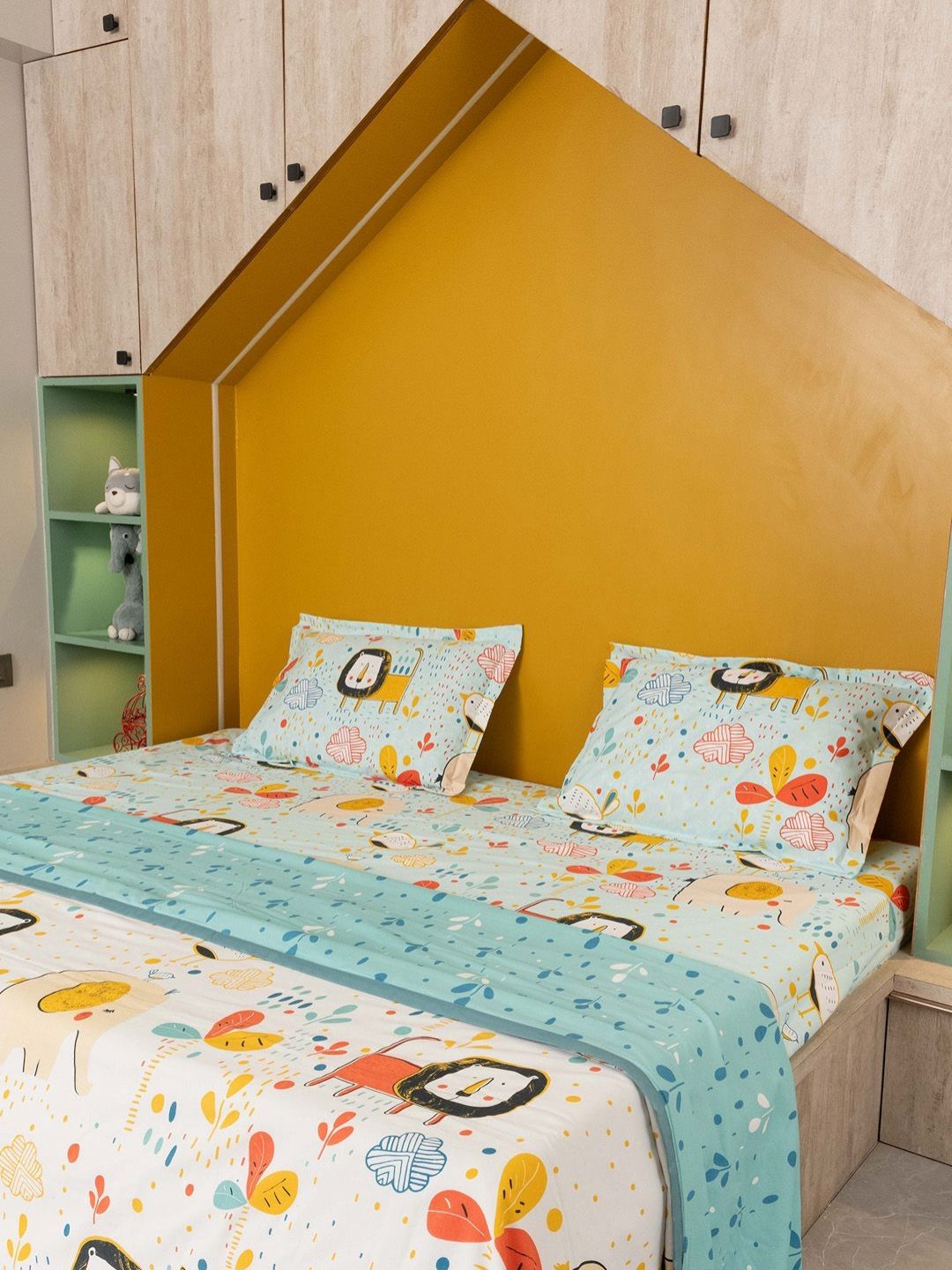 URBAN SPACE Off White & Blue Printed AC Room 150 GSM Microfibre Single Bed Dohar-picture-42