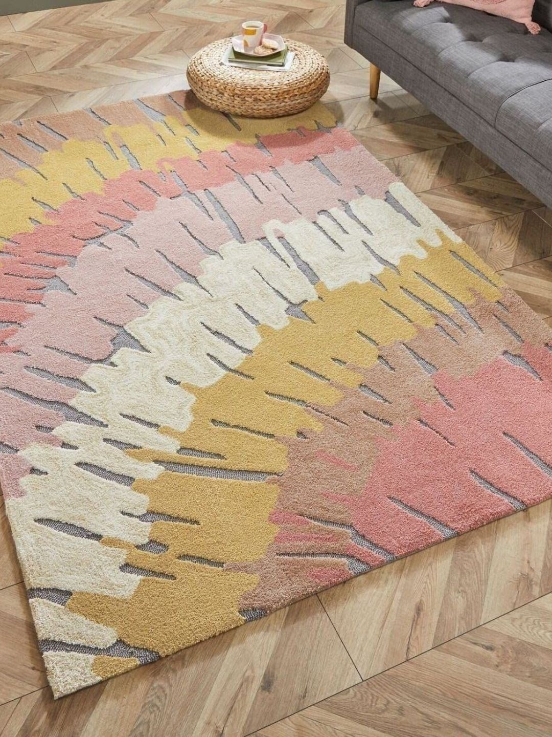 Safiya Carpet Peach-Coloured & Cream Geometric Hand-Tufted Woollen Traditional Carpet-image-33