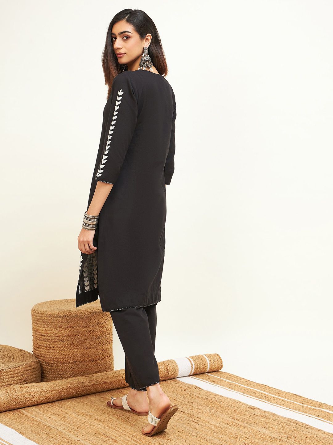Geometric Woven Design Round Neck Panelled Straight Kurta & Trousers With Dupatta main image 1