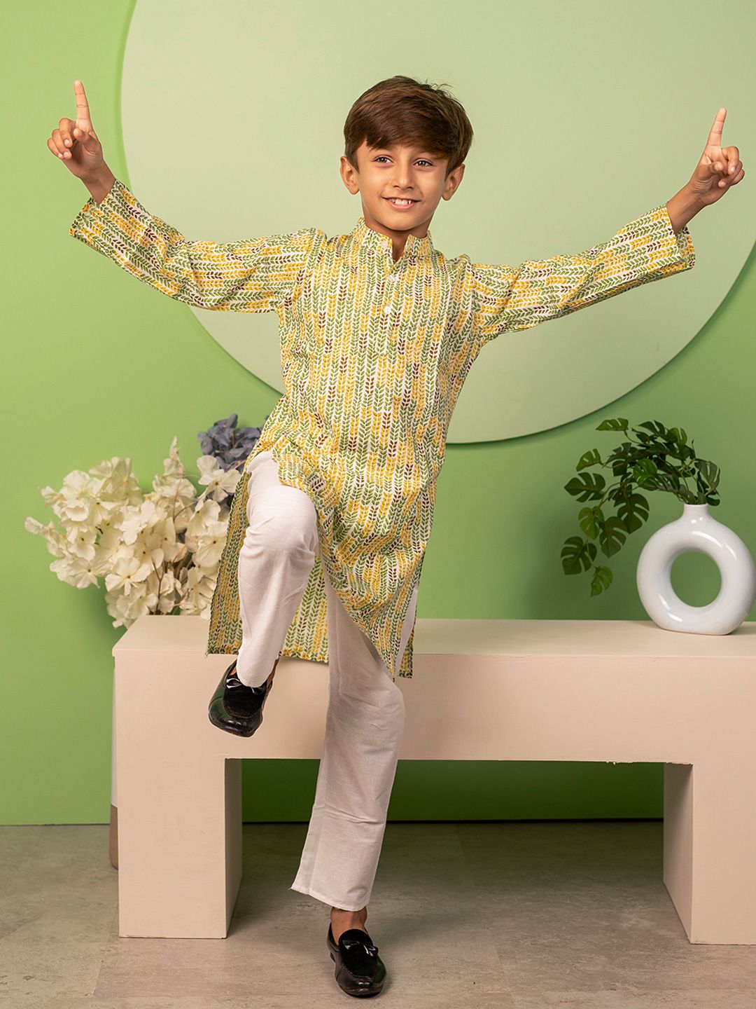 Biglilpeople Boys Floral Printed Mandarin Collar Pure Cotton Straight Kurta With Pyjama-picture-19