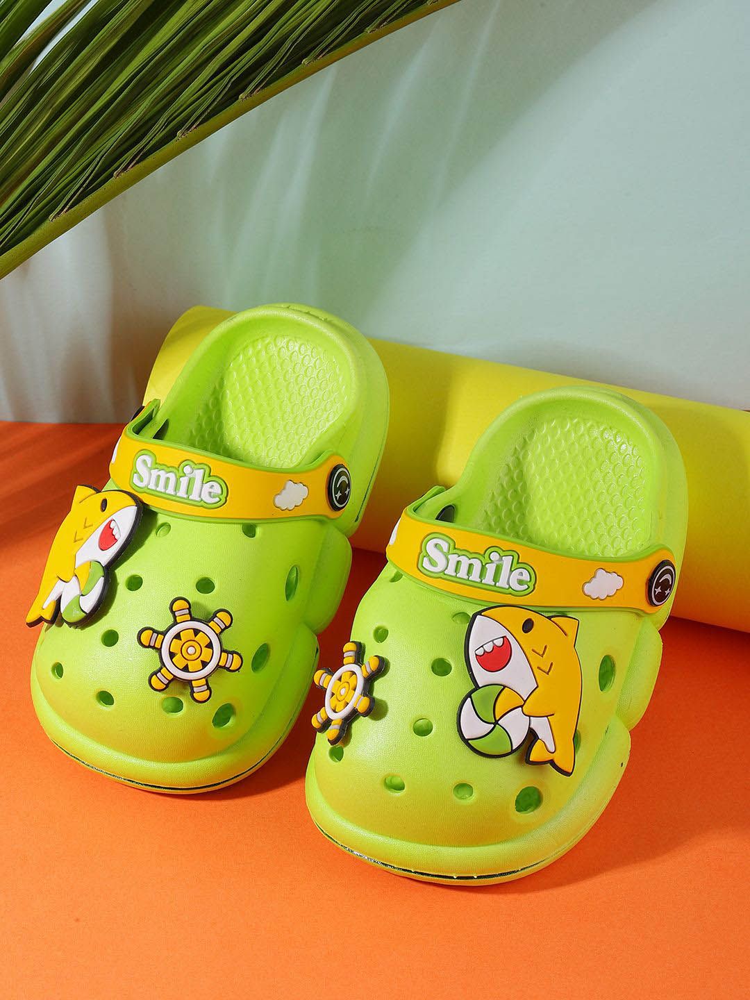 PASSION PETALS Unisex Kids Fish Embossed clogs-picture-24