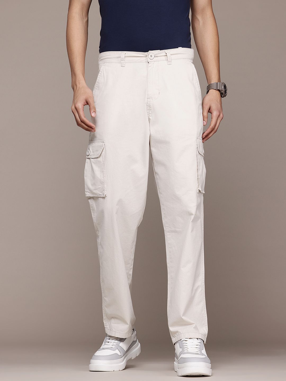 The Roadster Lifestyle Co. Men Mid-Rise Pure Cotton Straight Fit Cargos-picture-41