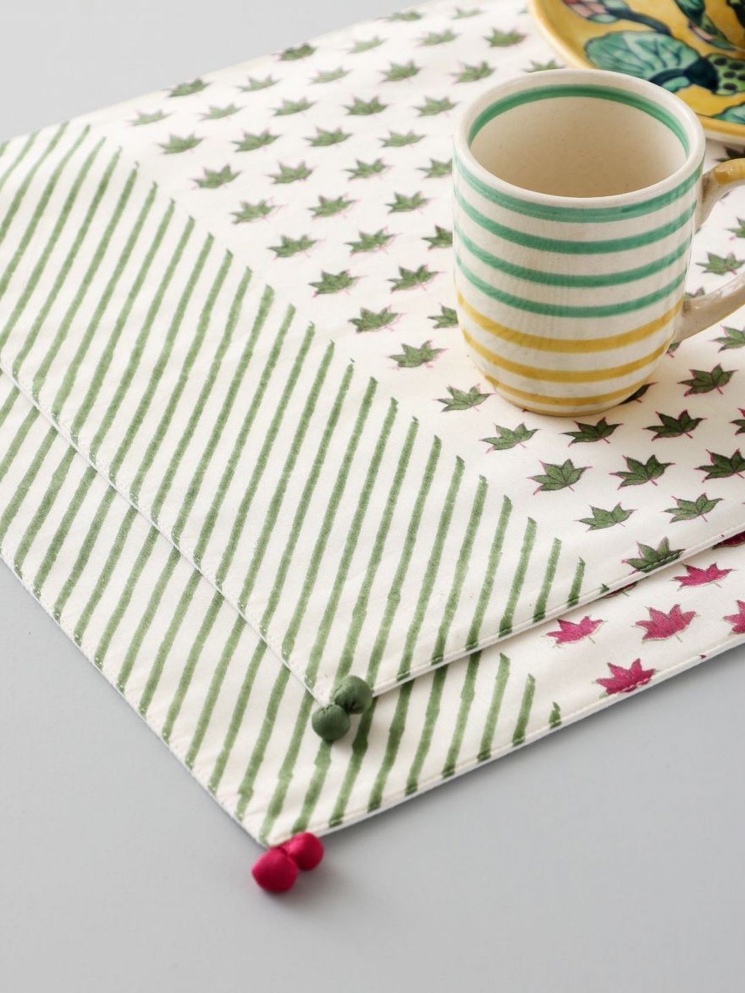 Eyaas 2 Pcs White & Green Table Placemats-picture-23