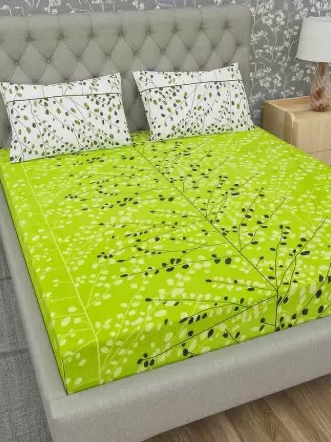 LA VERNE Green Graphic 144 TC Queen Bedsheet with 2 Pillow Covers-image-48