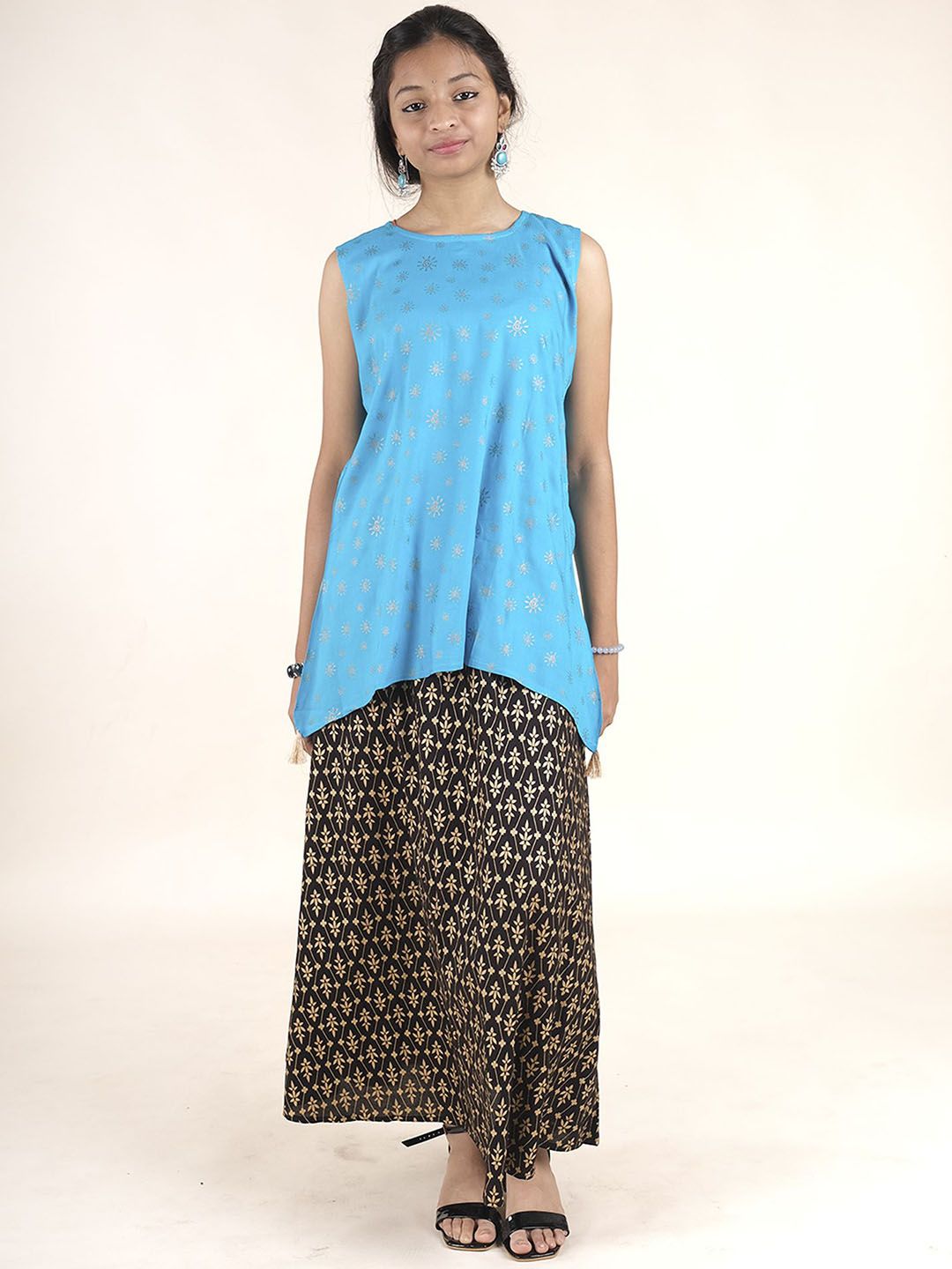 KiddoPanti Girls Floral Printed Regular Kurta with Skirt-image-22